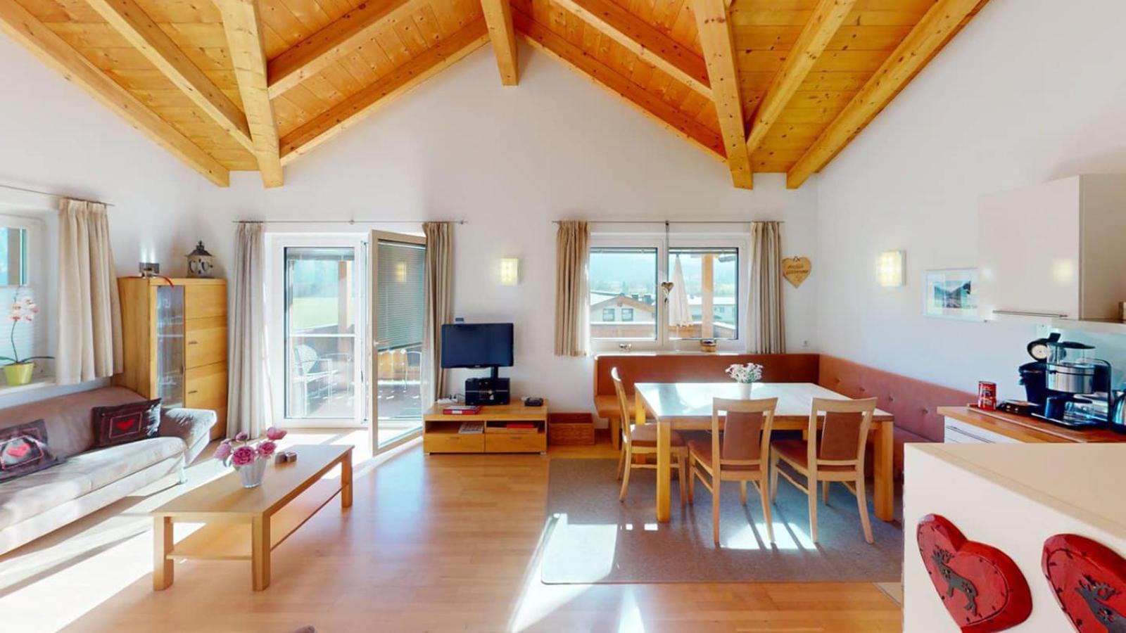 Haus Christine Apartment Neukirchen am Grossvenediger Luaran gambar